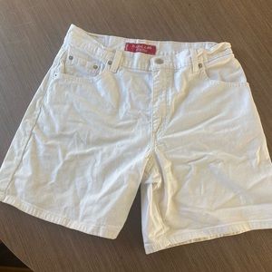 WHITE LONG HIGH RISE VINTAGE JEAN SHORTS CLASSIC LEVIS
